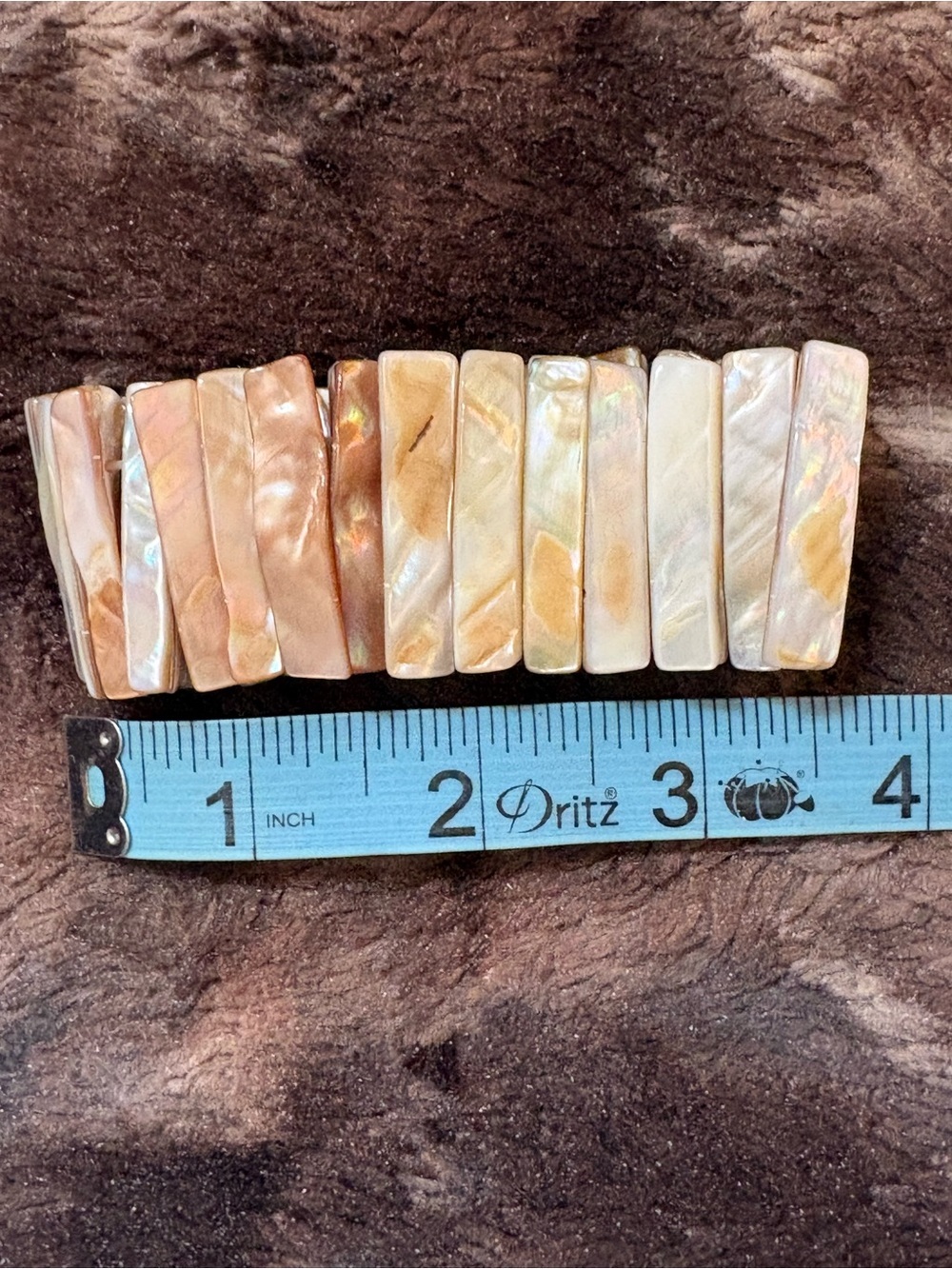Shell Stretch Bracelet - Picture 2 of 4